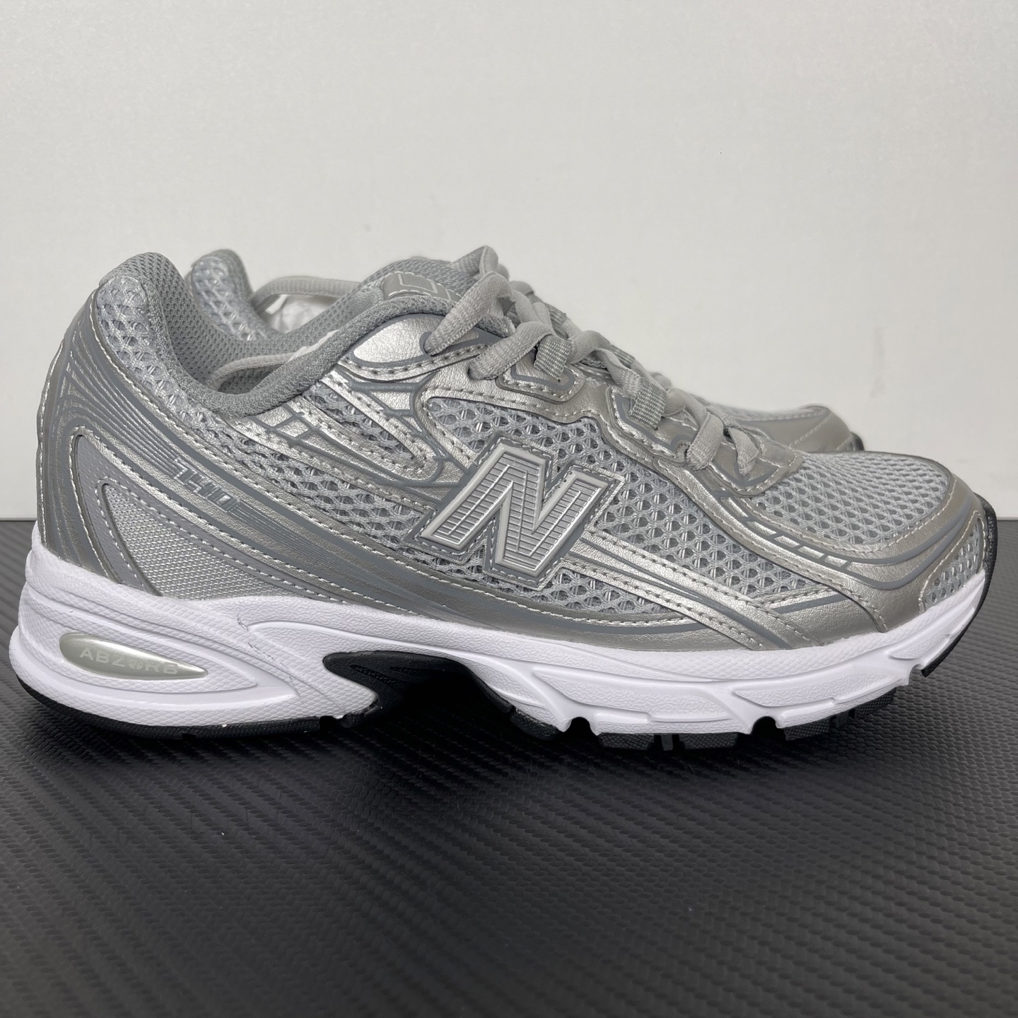 New Balance NB740