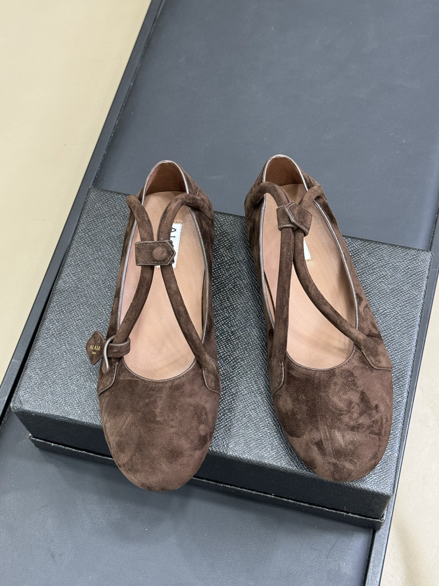 AlAIA Ballet Flats（EU35-41)