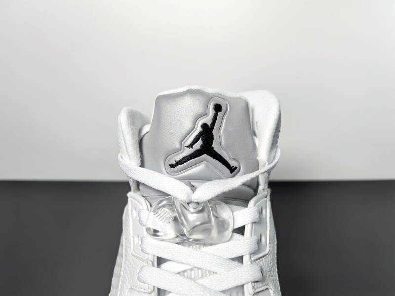 Air Jordan 5 “White Metallic HQ7983-103
