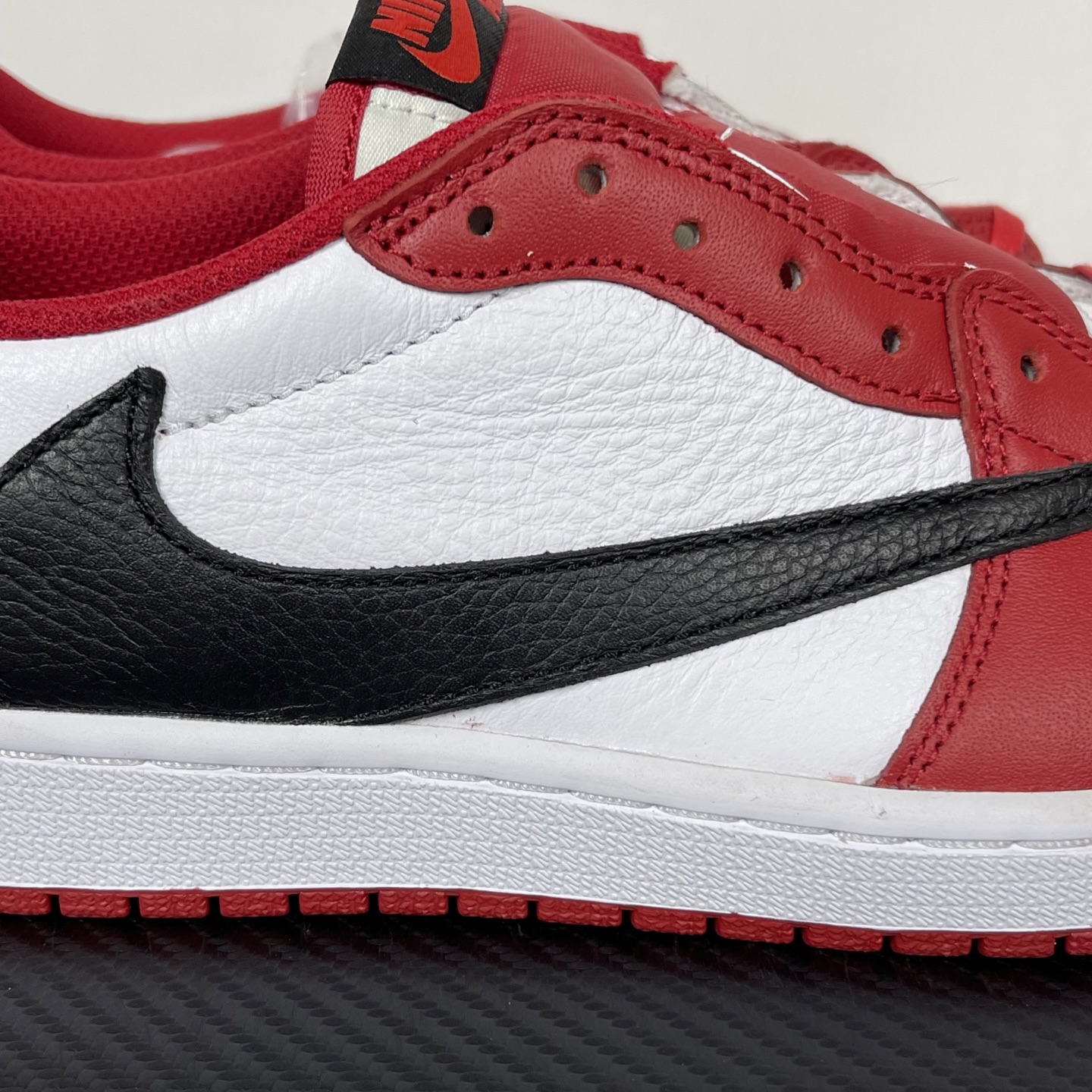 Travis Scott x Air Jordan 1 Low OG DM7866-101