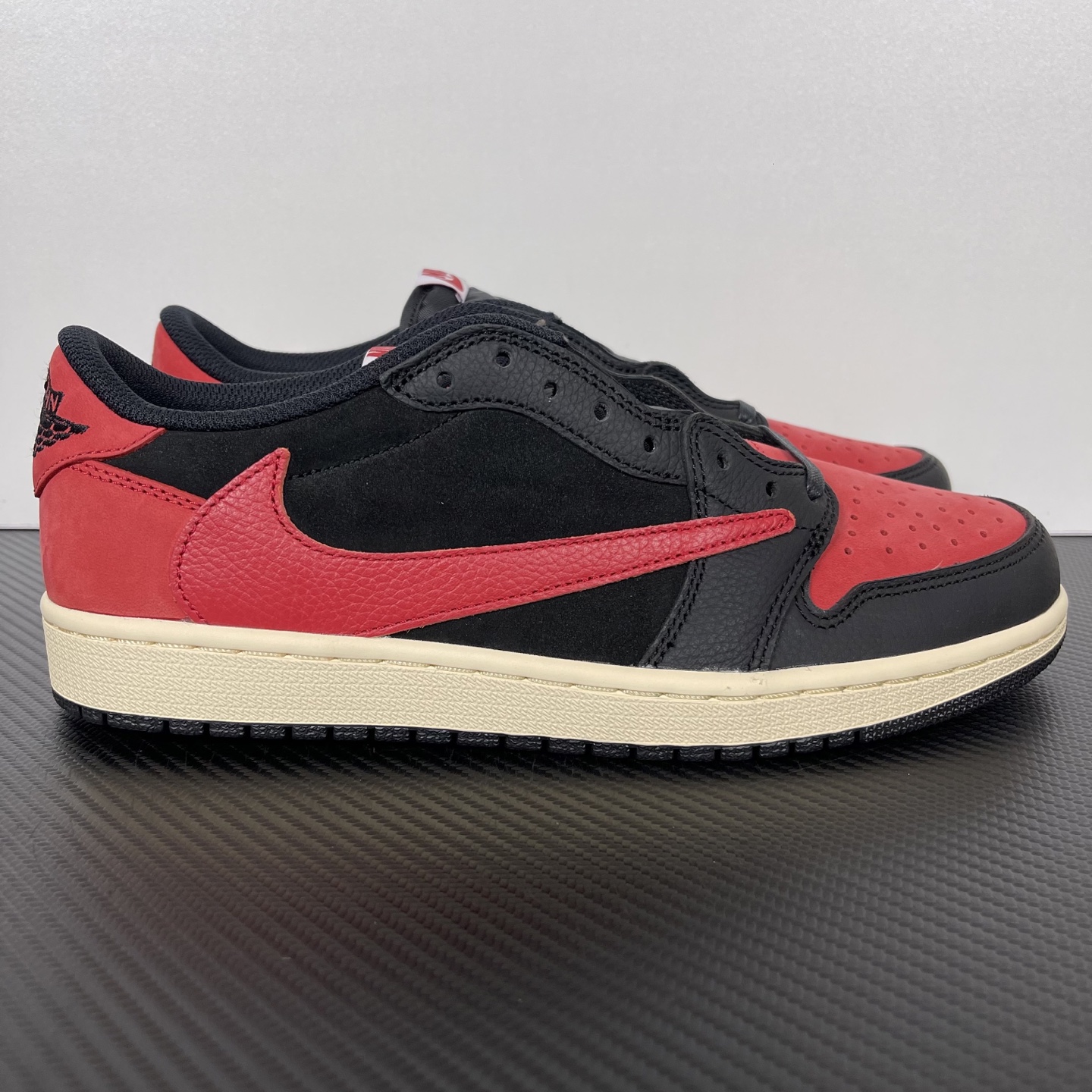 Travis Scott x Air Jordan 1 Low OG DM7866-061