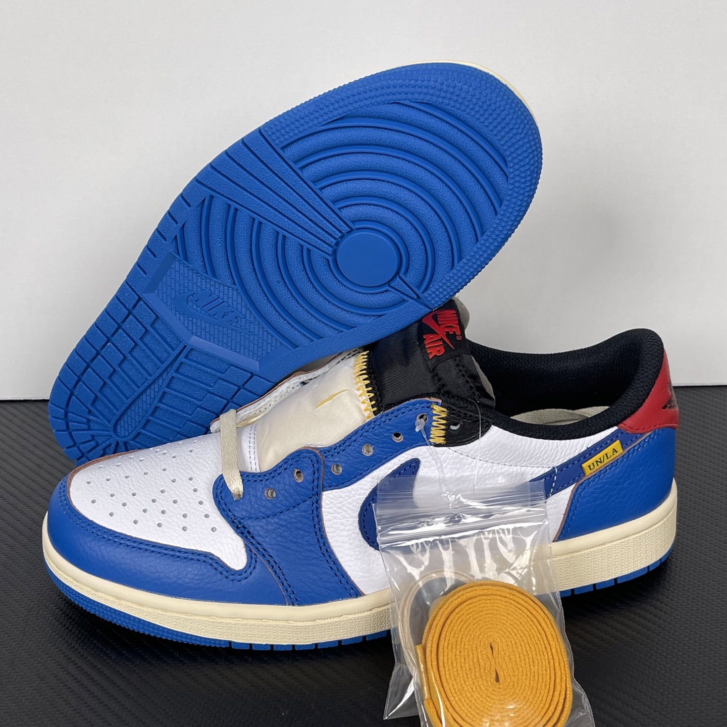 Travis Scott x Air Jordan 1 Low OG HQ6998-146