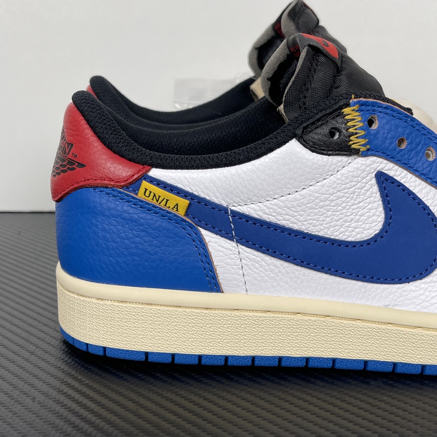 Travis Scott x Air Jordan 1 Low OG HQ6998-146