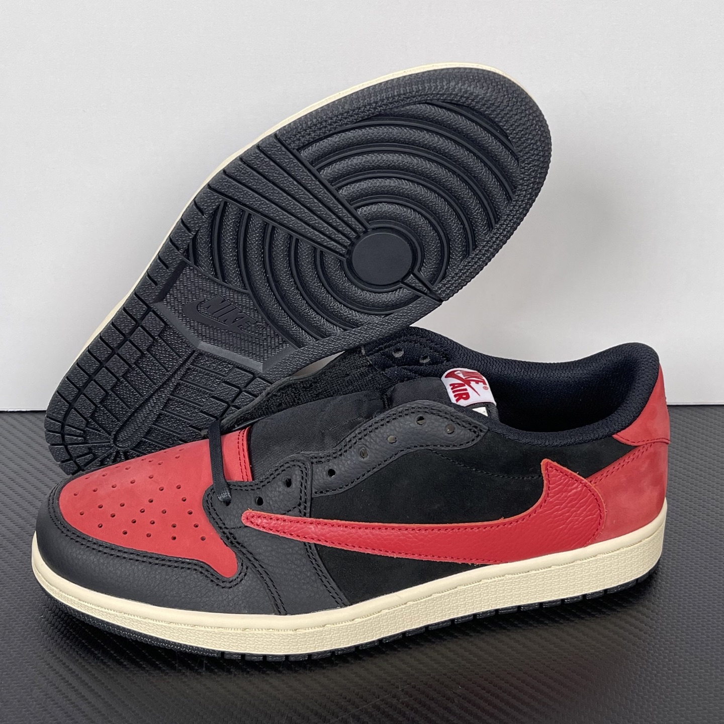 Travis Scott x Air Jordan 1 Low OG DM7866-061