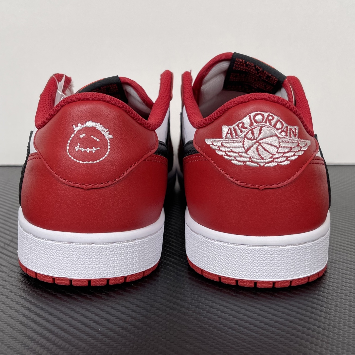 Travis Scott x Air Jordan 1 Low OG DM7866-101