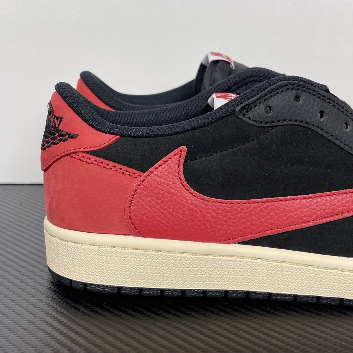 Travis Scott x Air Jordan 1 Low OG DM7866-061