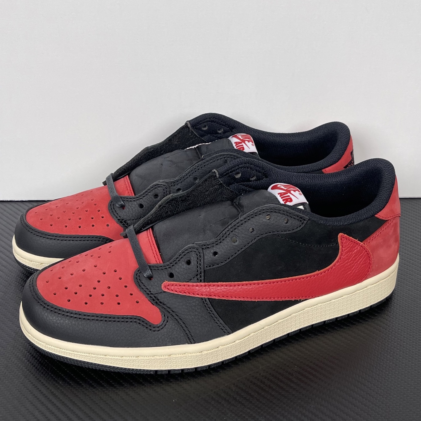 Travis Scott x Air Jordan 1 Low OG DM7866-061