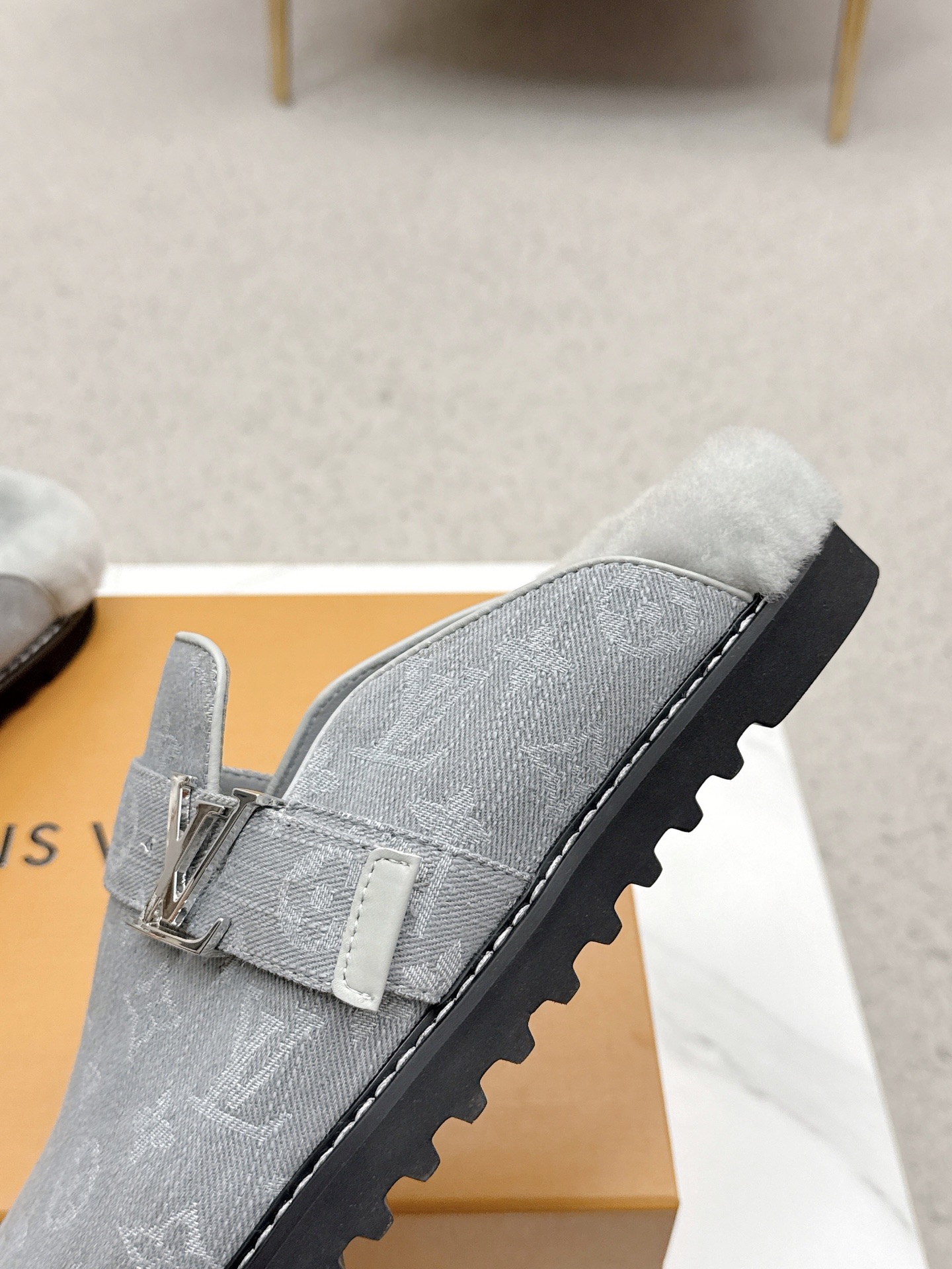 Louis Vuitt0n2025ss Slides(EU35-45)