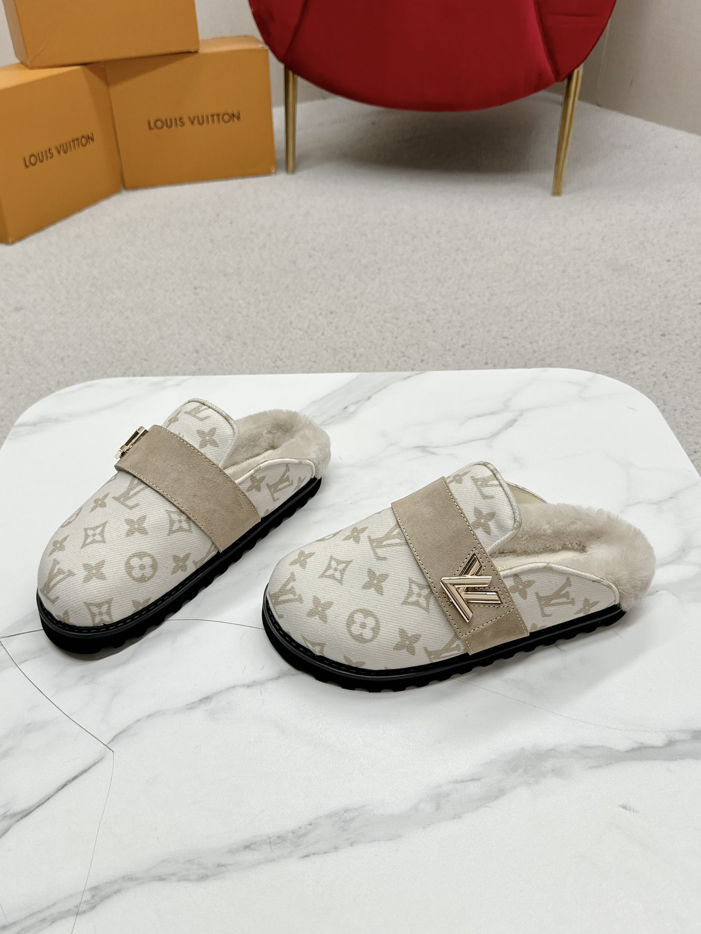 Louis Vuitt0n2025ss Slides(EU35-45)