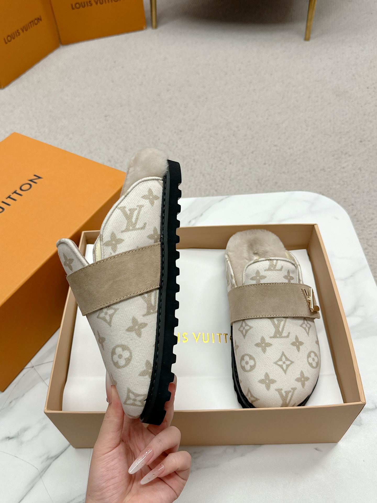 Louis Vuitt0n2025ss Slides(EU35-45)