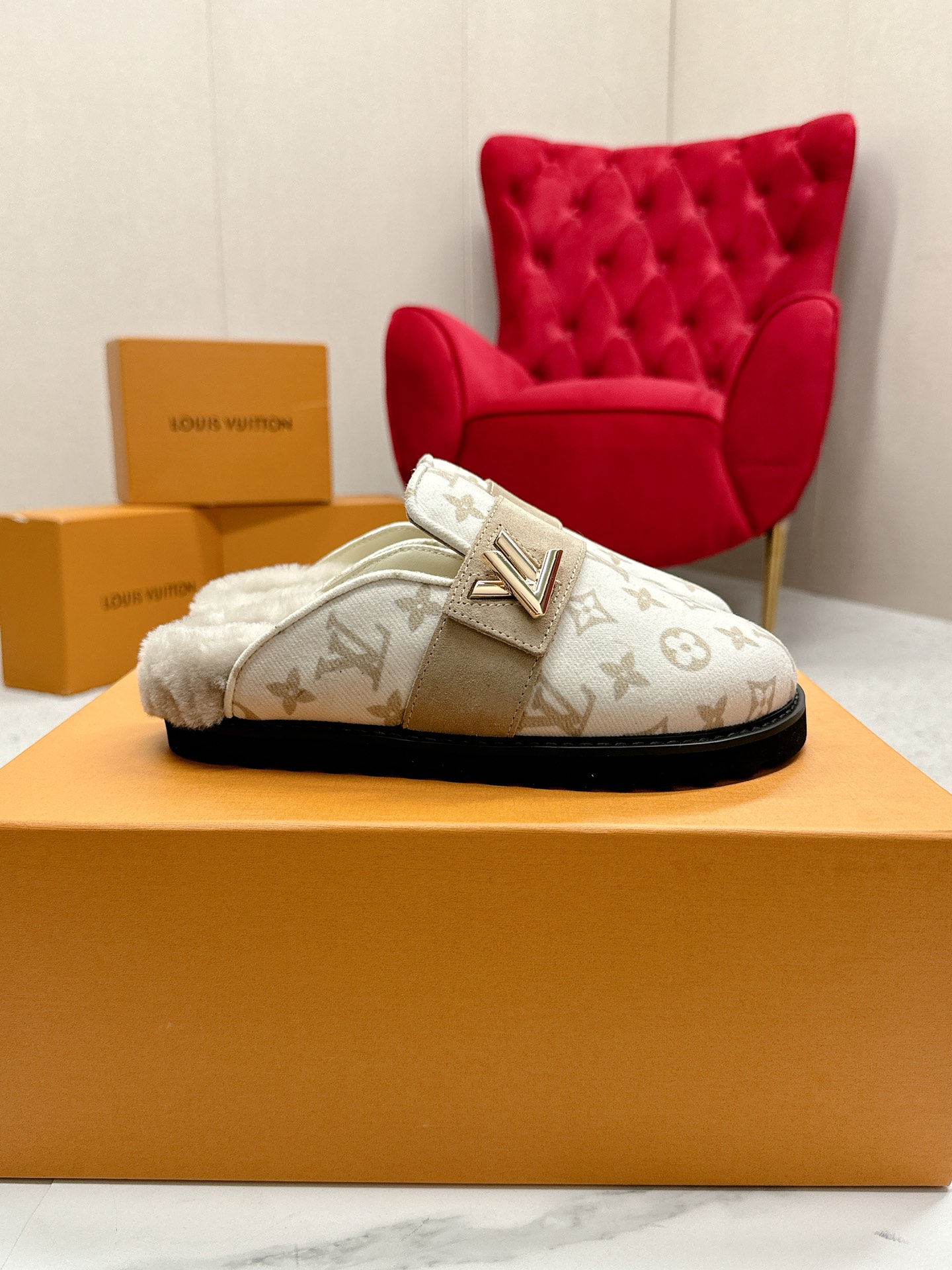 Louis Vuitt0n2025ss Slides(EU35-45)