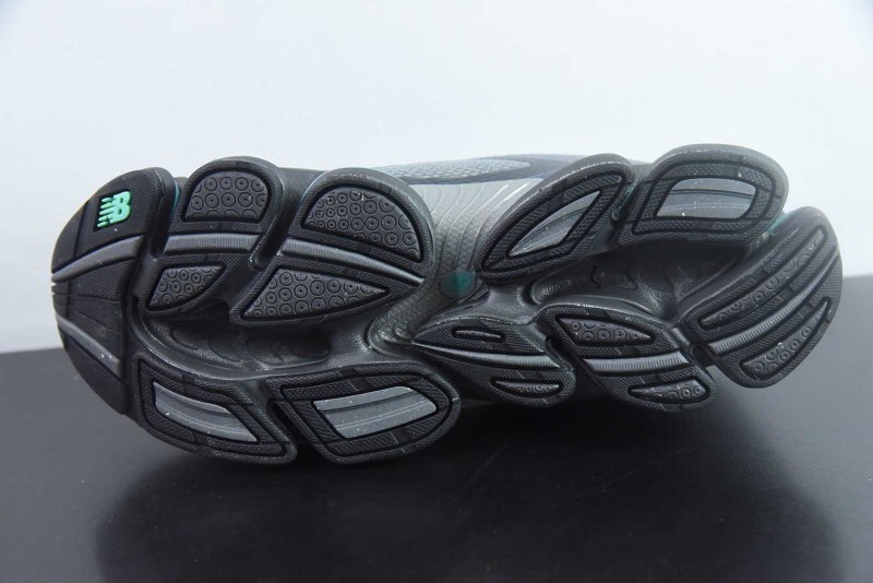 New Balance U20007PF