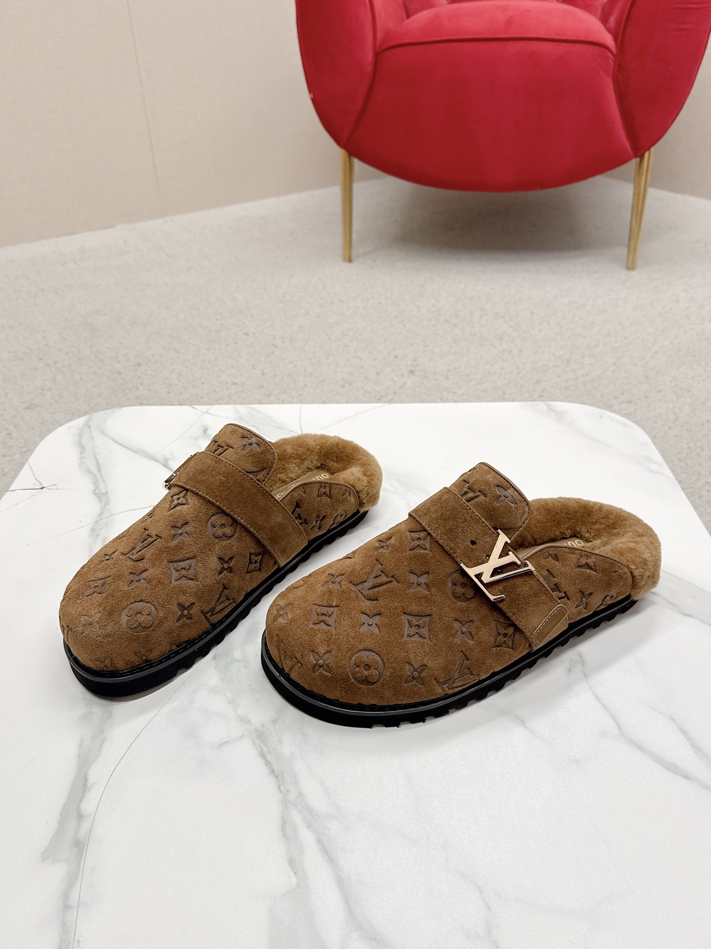 Louis Vuitt0n2025ss Slides(EU35-45)