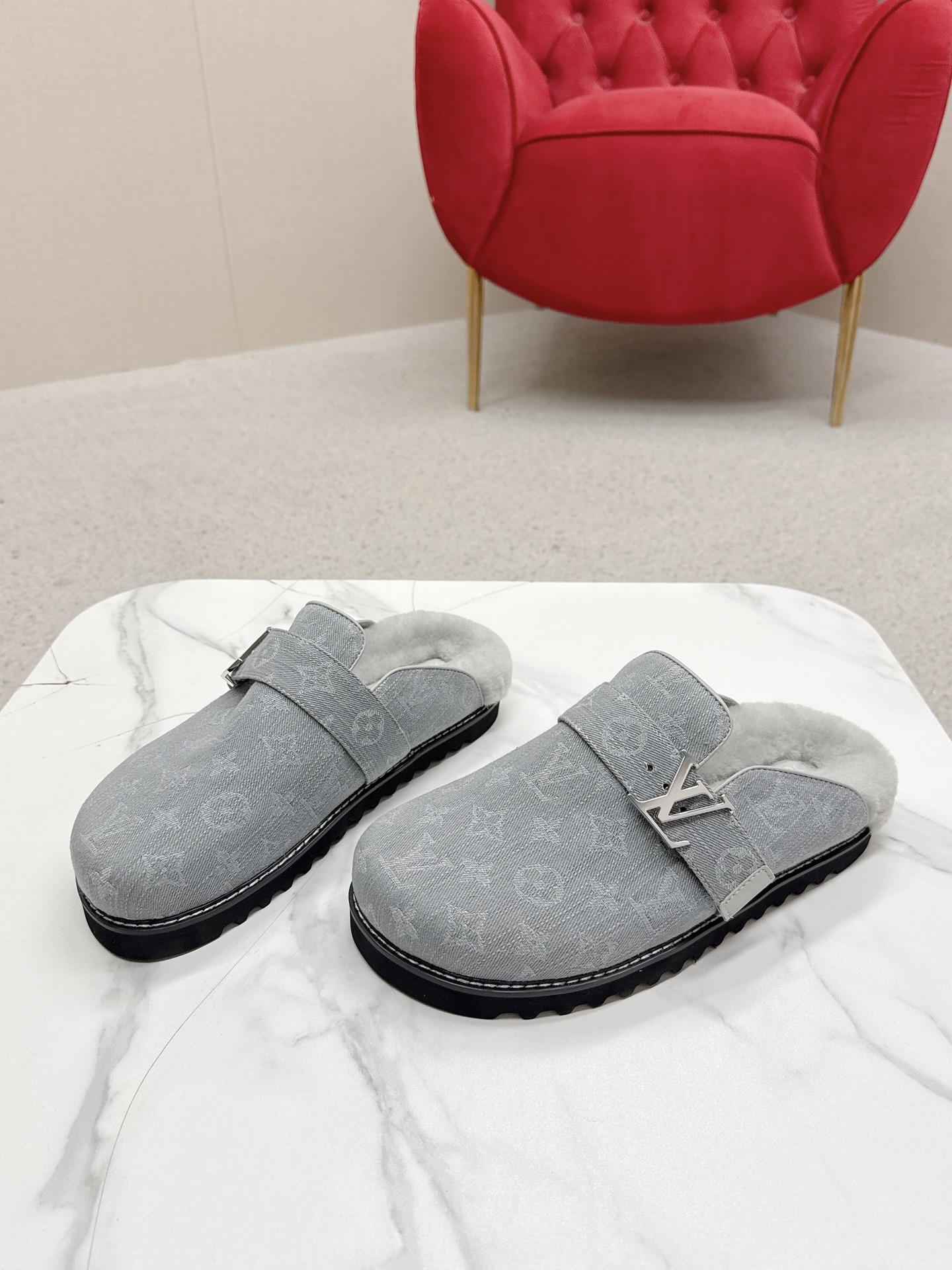 Louis Vuitt0n2025ss Slides(EU35-45)