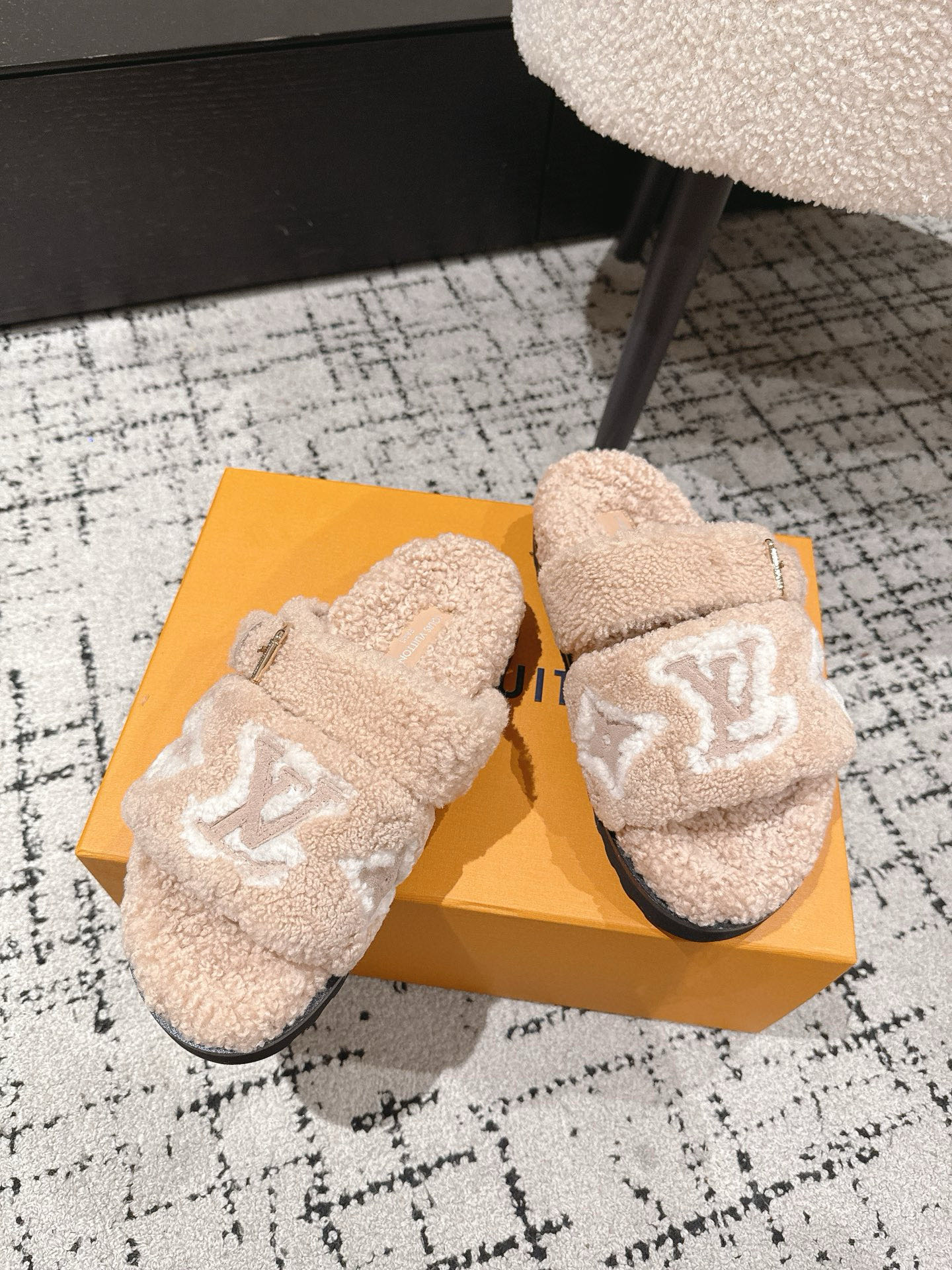 Louis Vuitt0n 2025SS Slides(EU35-46)