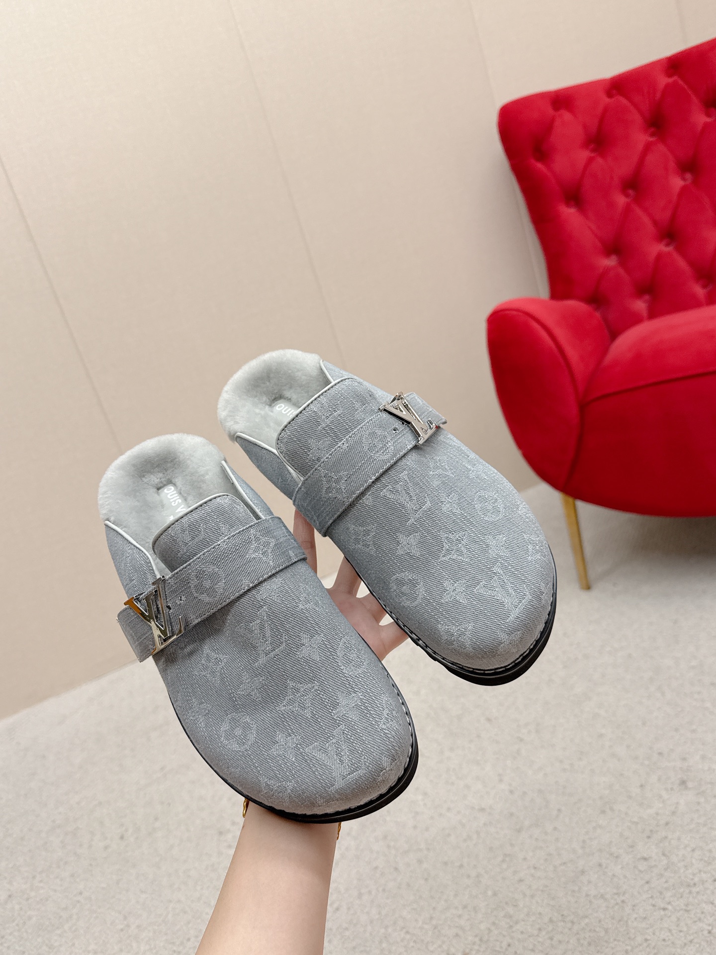 Louis Vuitt0n2025ss Slides(EU35-45)