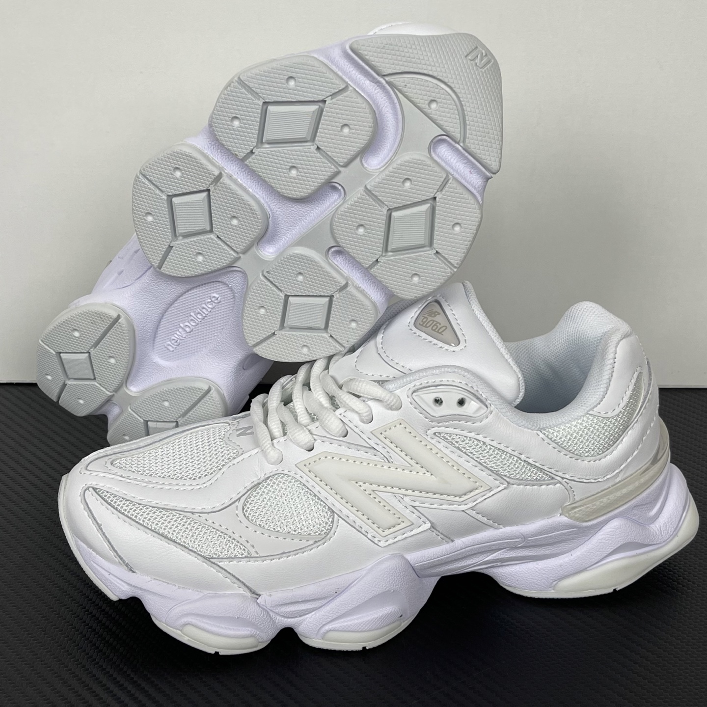 New Balance NB9060