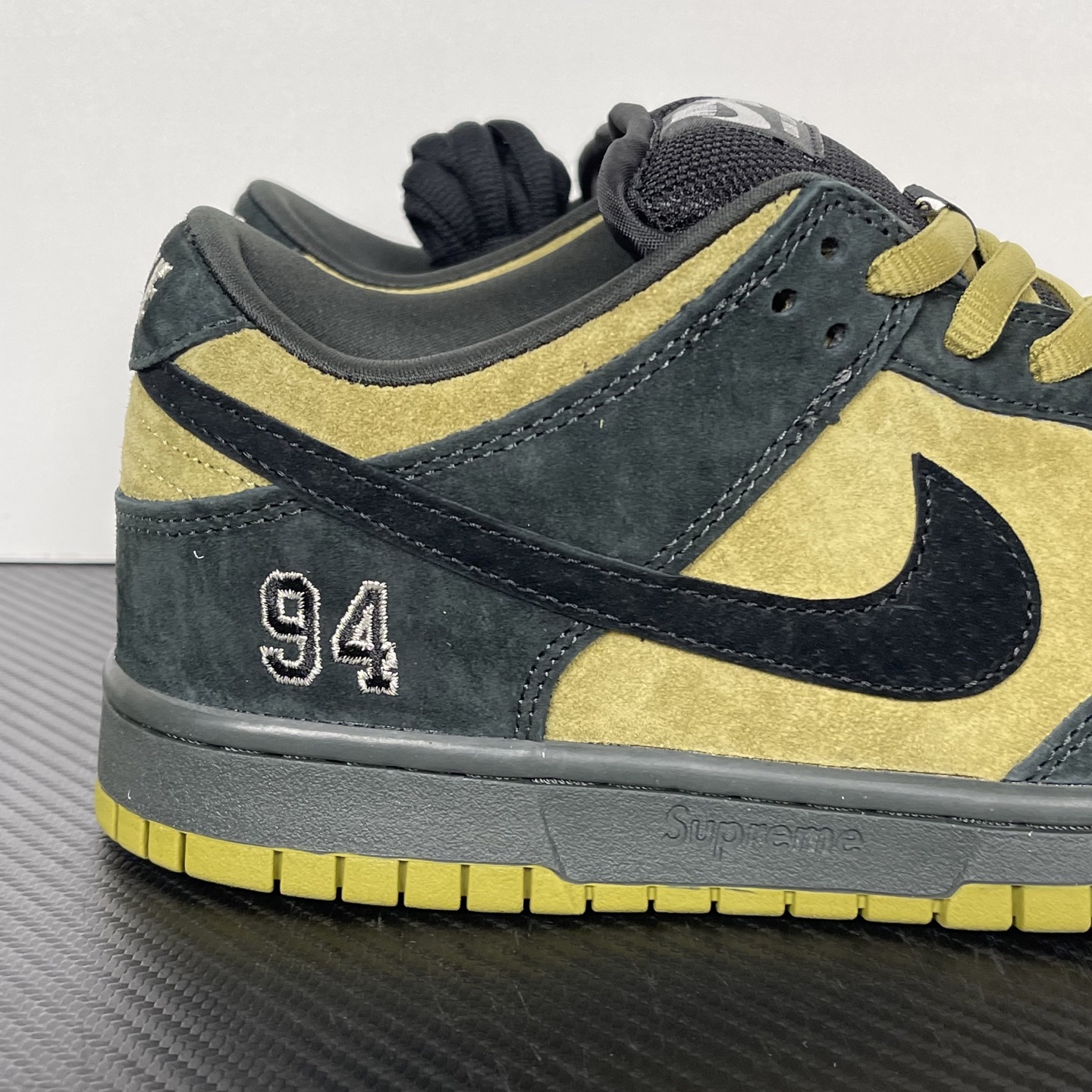 Supreme x Nk Dunk SB Dunk Low HQ8487-30