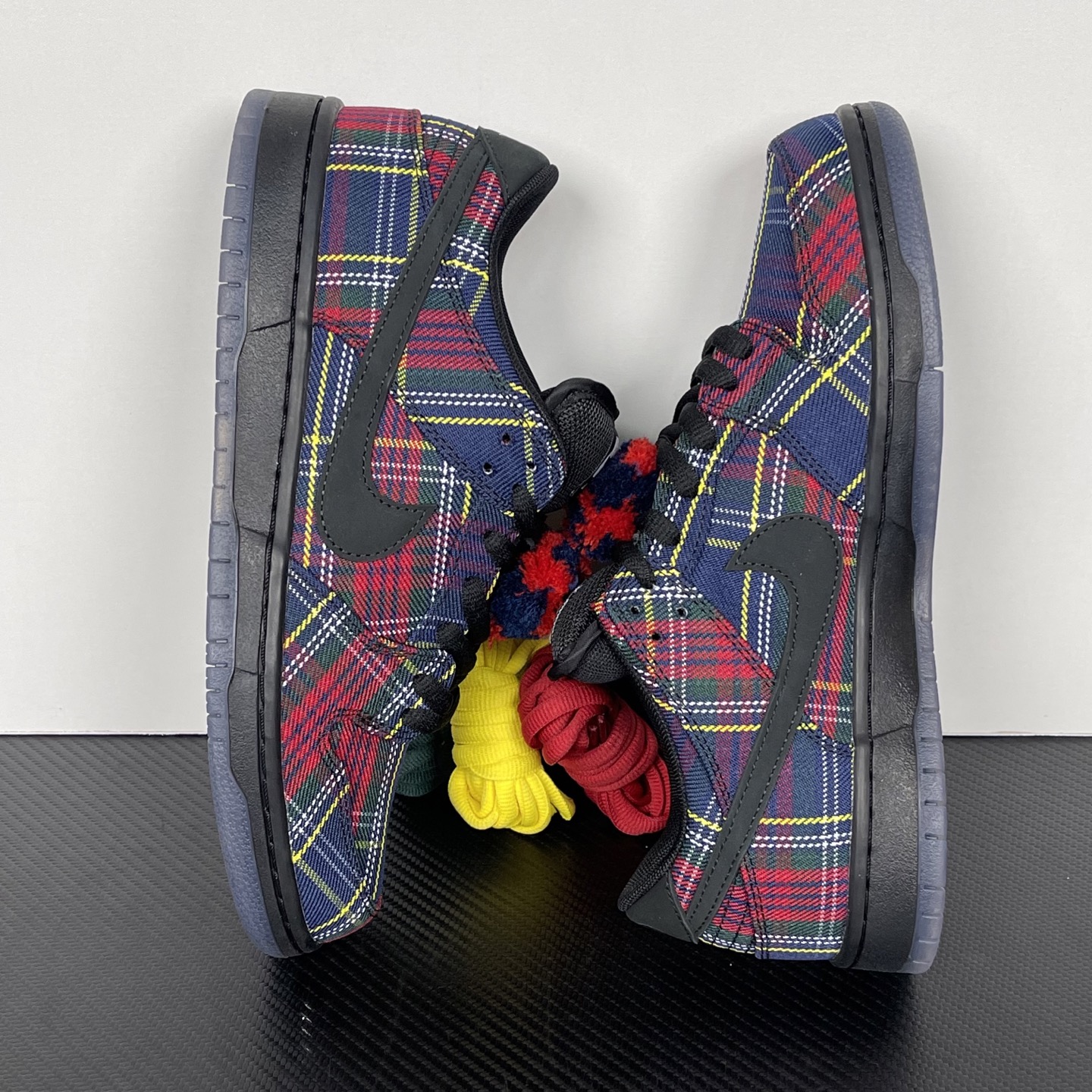 Nike SB Dunk Low ”Nardwuar II1493-600