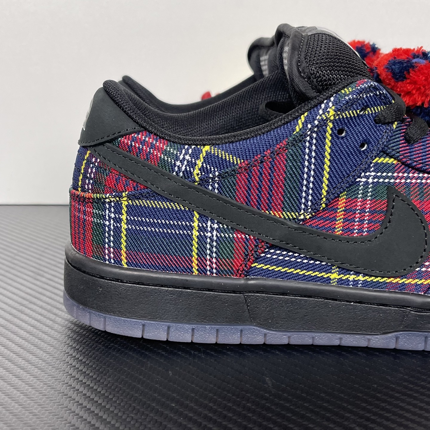 Nike SB Dunk Low ”Nardwuar II1493-600
