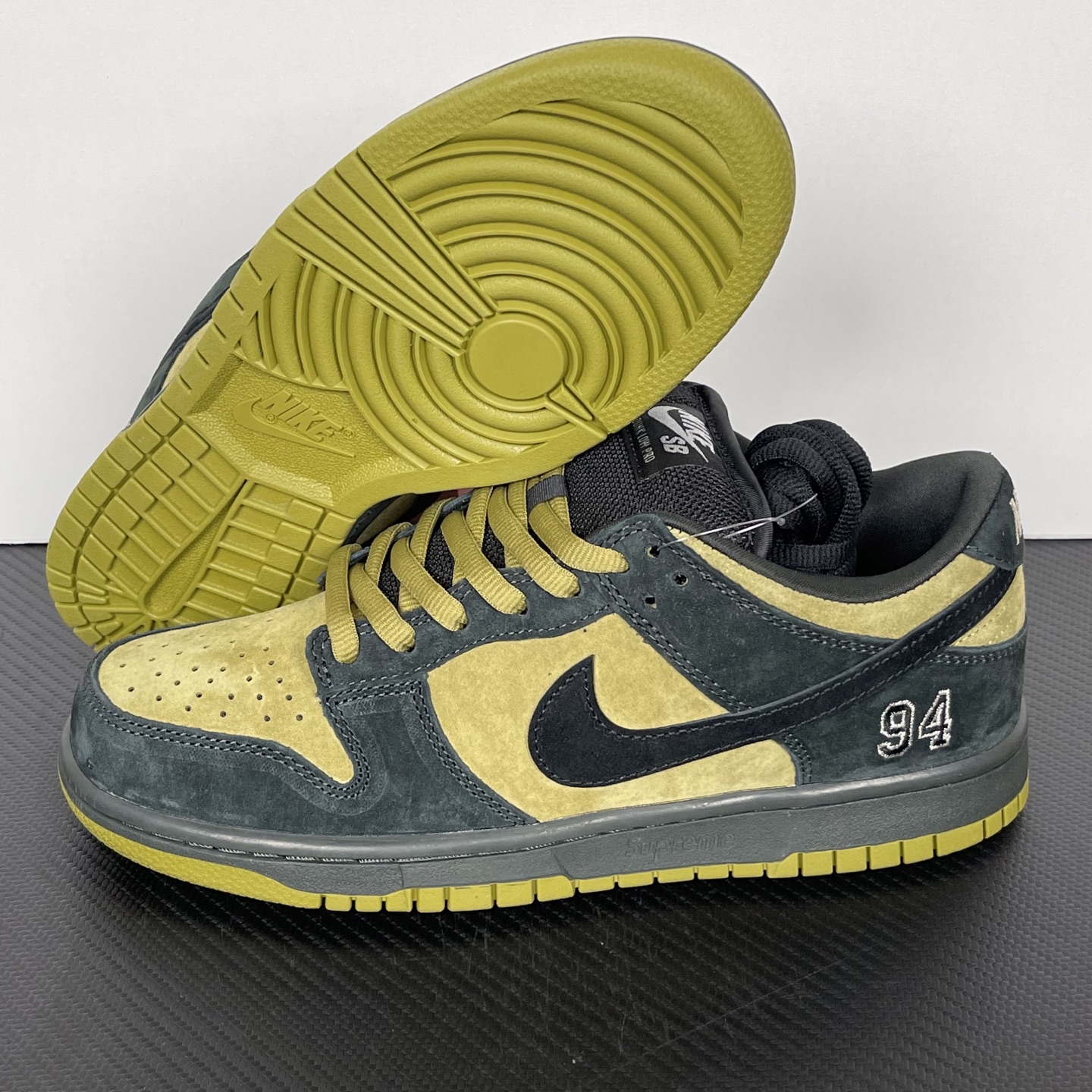 Supreme x Nk Dunk SB Dunk Low HQ8487-30