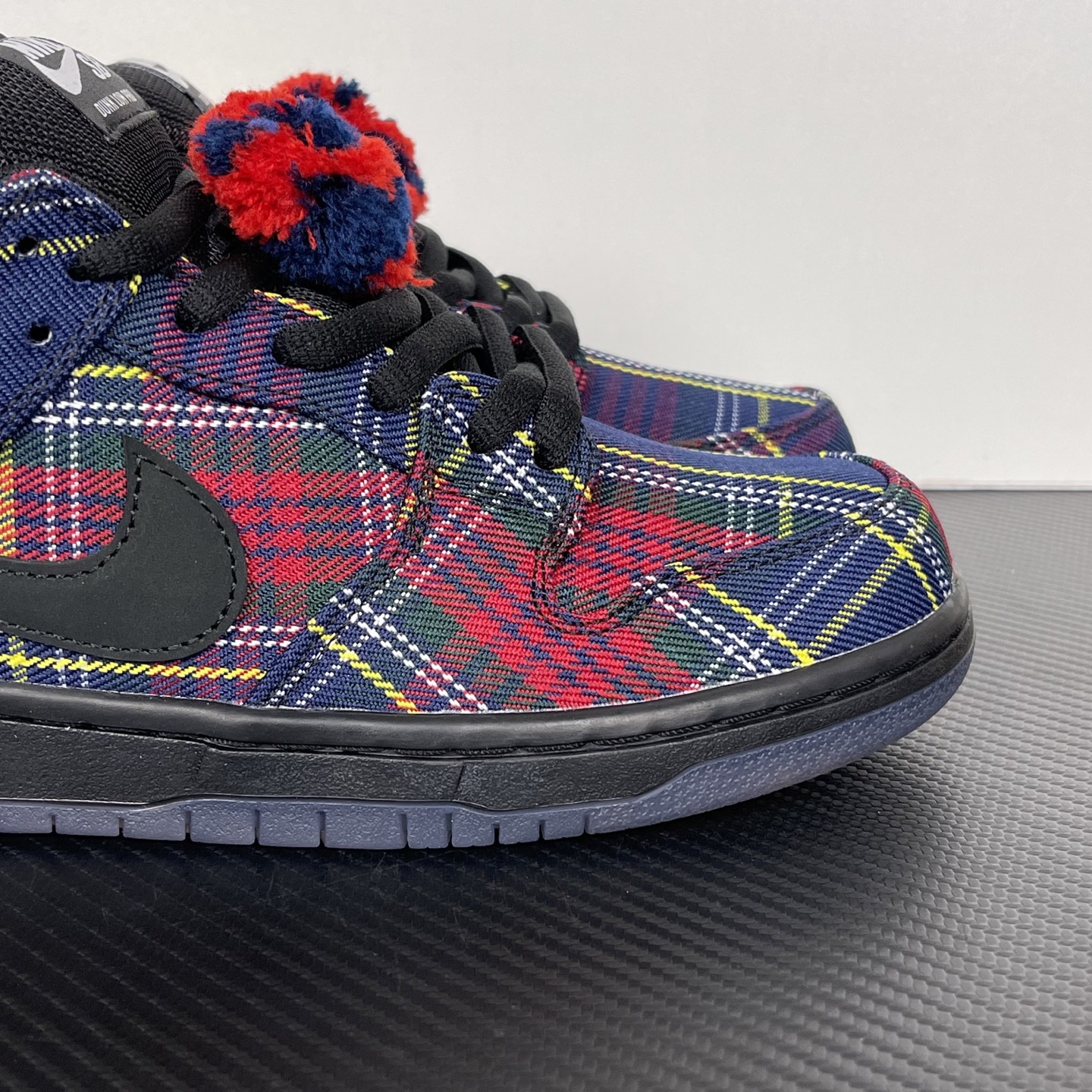 Nike SB Dunk Low ”Nardwuar II1493-600