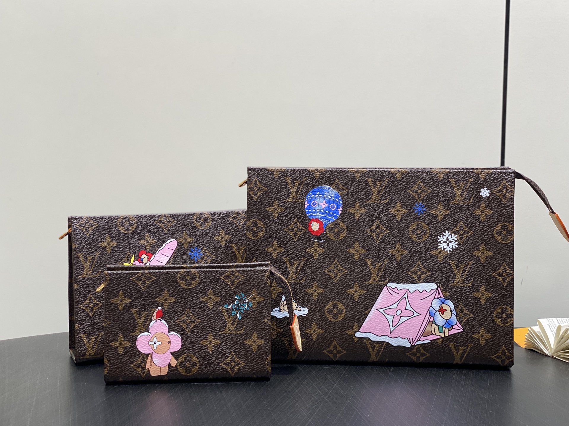 Louis Vuitton Trio Mon Monogram Pouch(20 x 5.5 x 25CM)