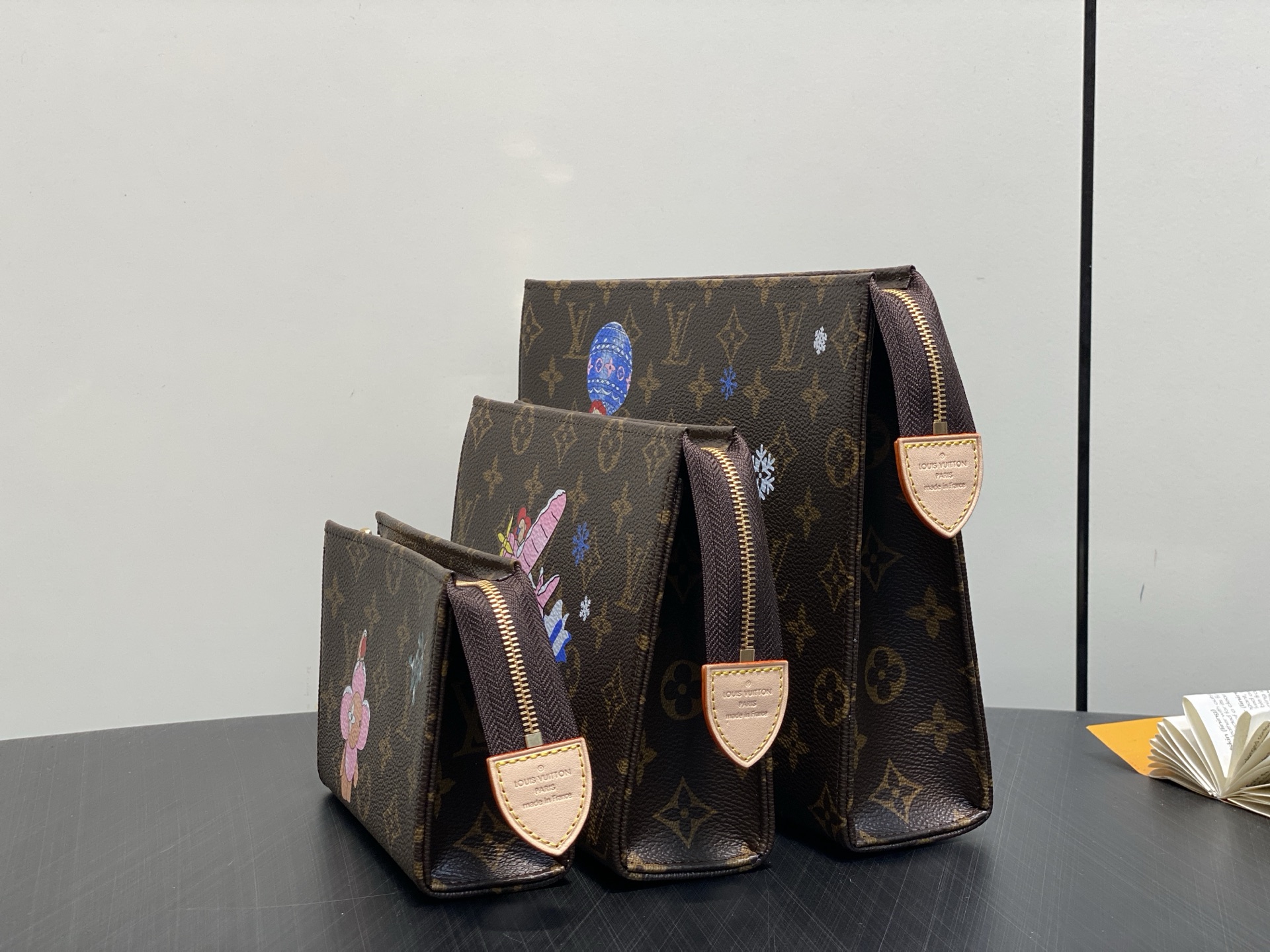 Louis Vuitton Trio Mon Monogram Pouch(20 x 5.5 x 25CM)