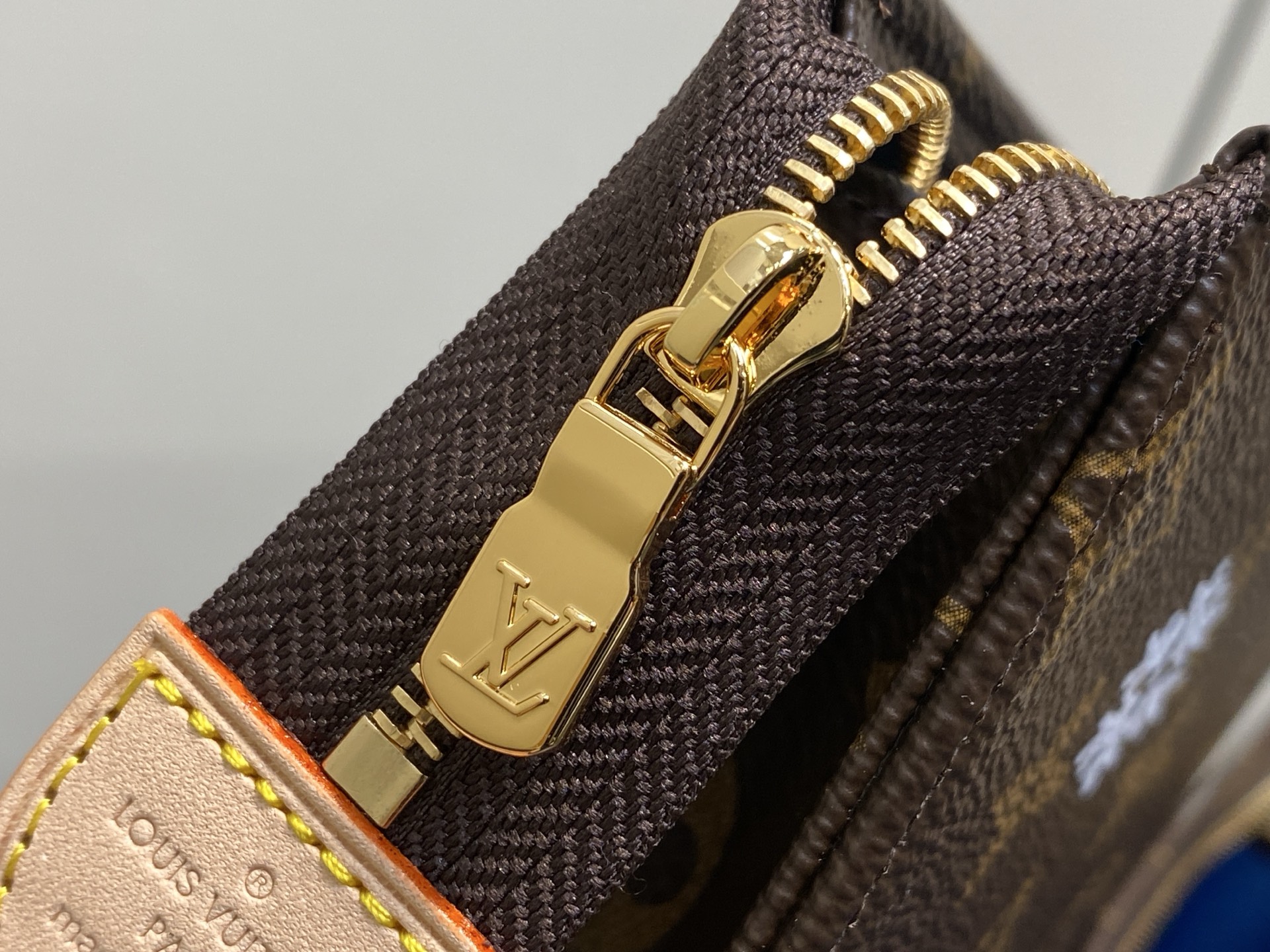 Louis Vuitton Trio Mon Monogram Pouch(20 x 5.5 x 25CM)