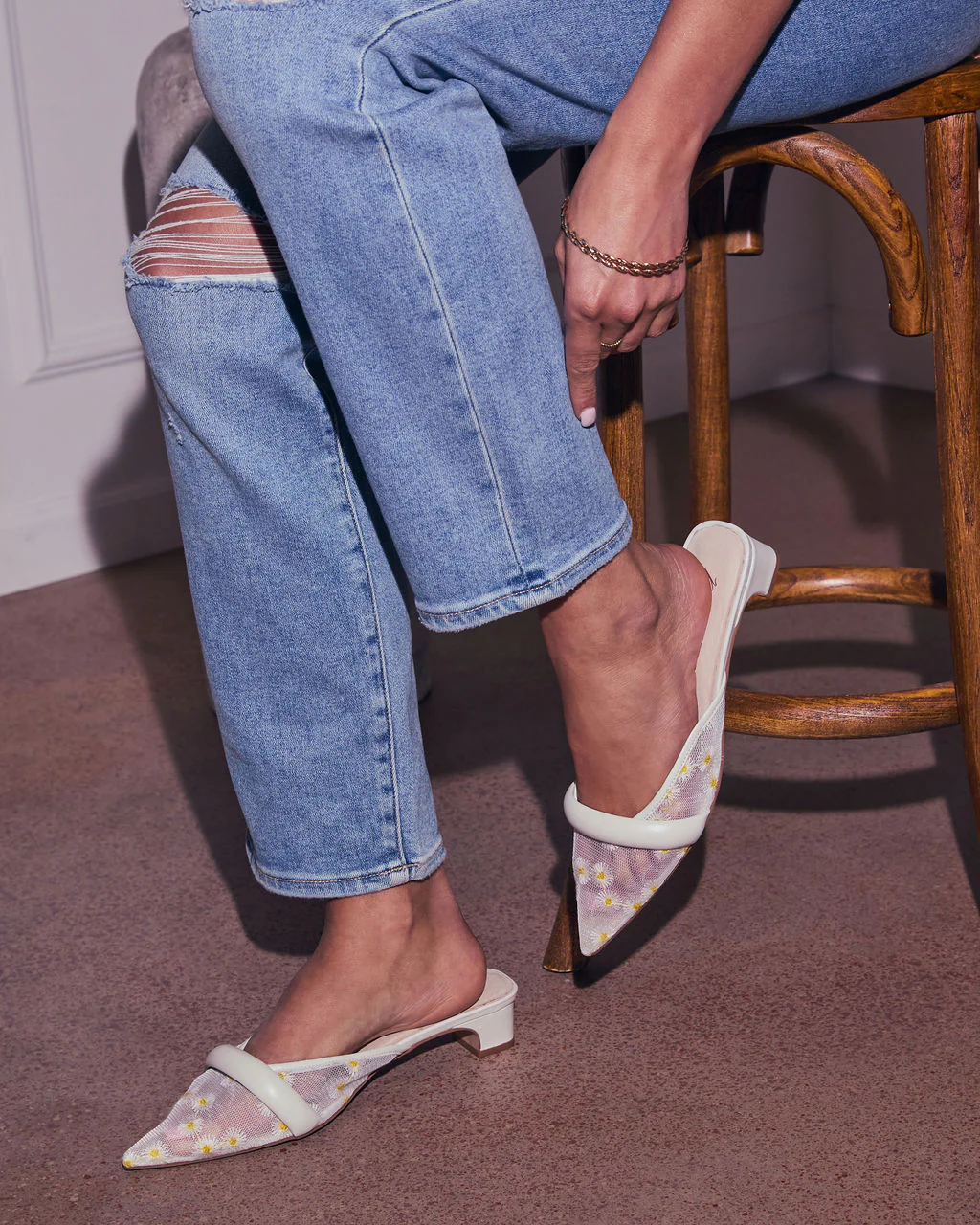 Ditzy Daisy Mesh Floral Kitten Mules