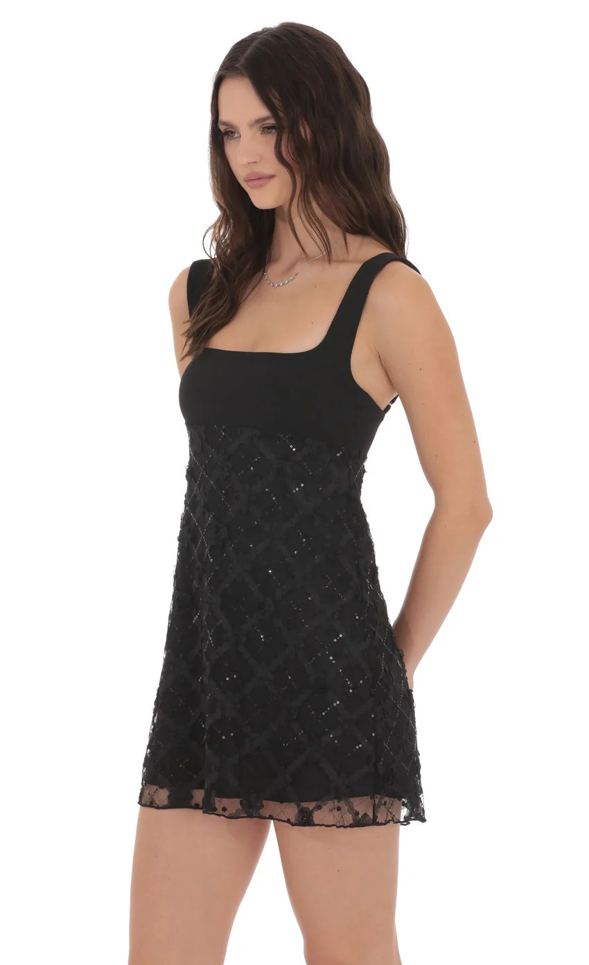 Novelty Lace Shift Dress in Black