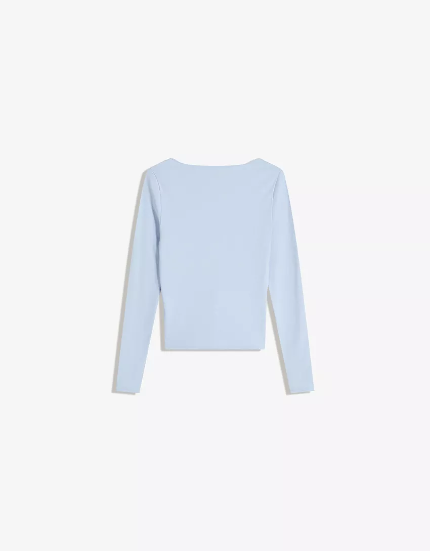 Long sleeve V-neck T-shirt