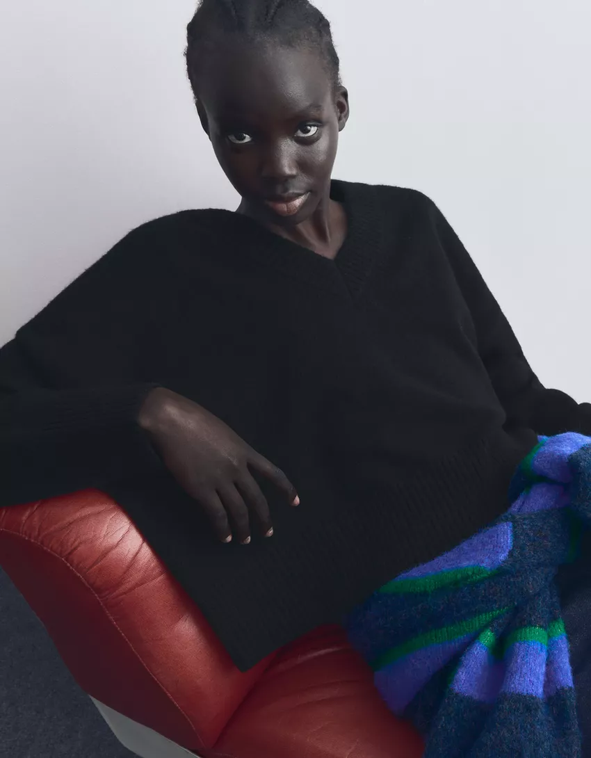 V-neck cropped sweater