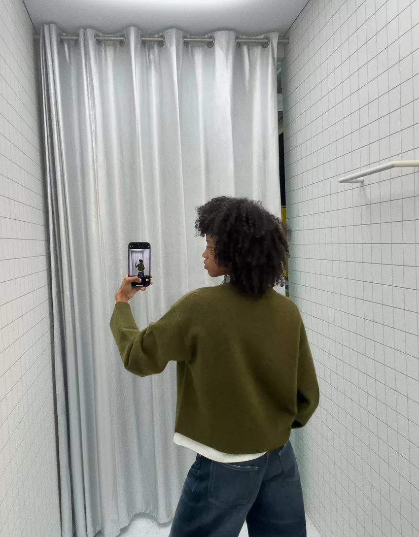 Oversized sweater with ribbed hem