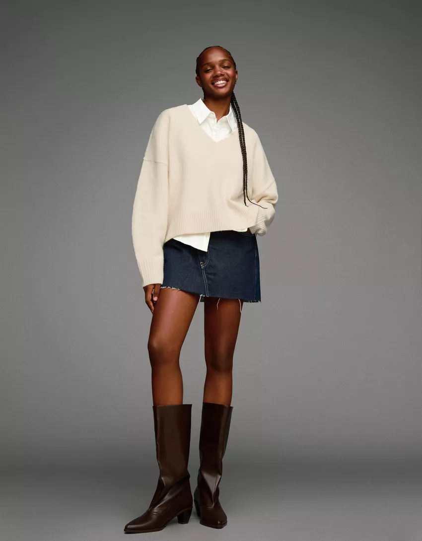 V-neck cropped sweater