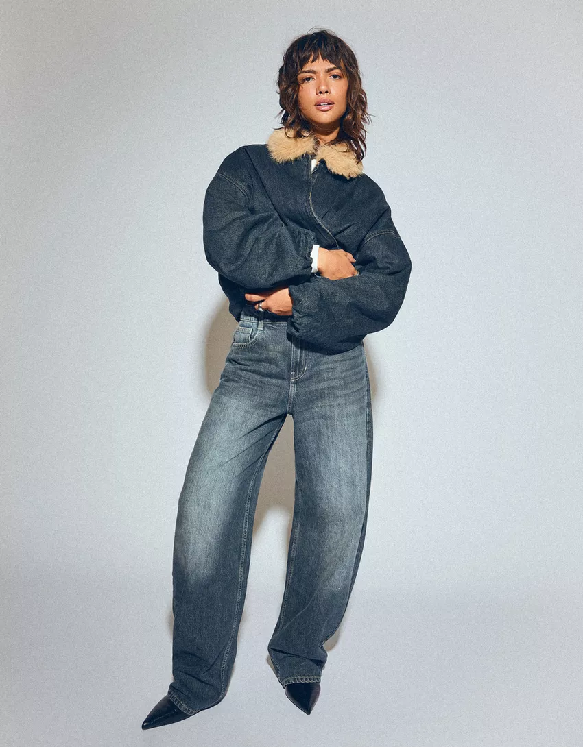 Wide-leg barrel jeans