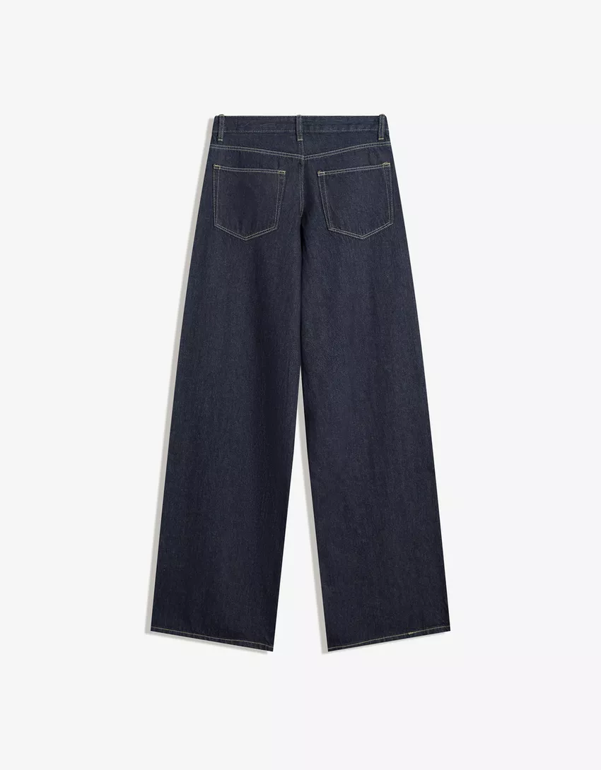 Low-rise wide-leg jeans