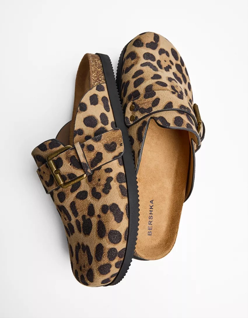 Animal print LEATHER clogs with buckle