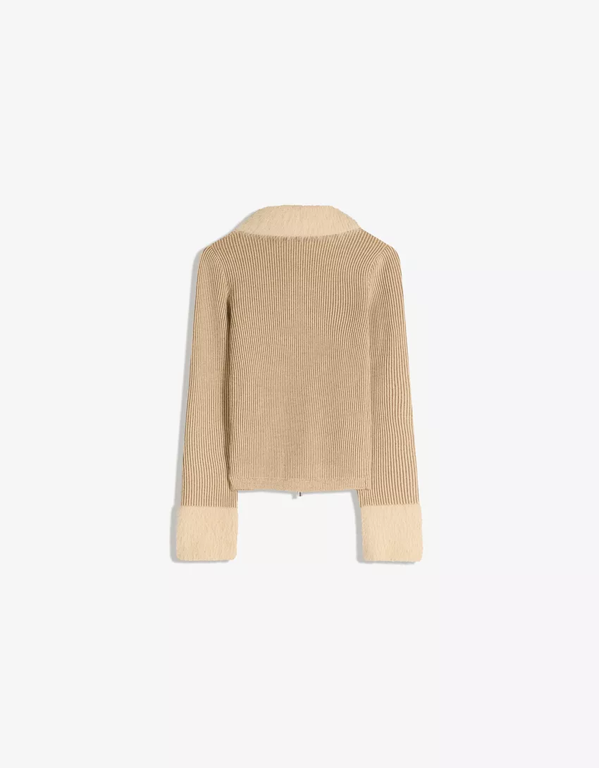 Zip-up cardigan with faux fur collar