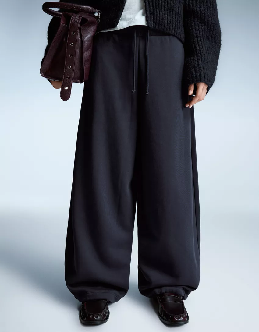 Plush barrel pants with stoppers