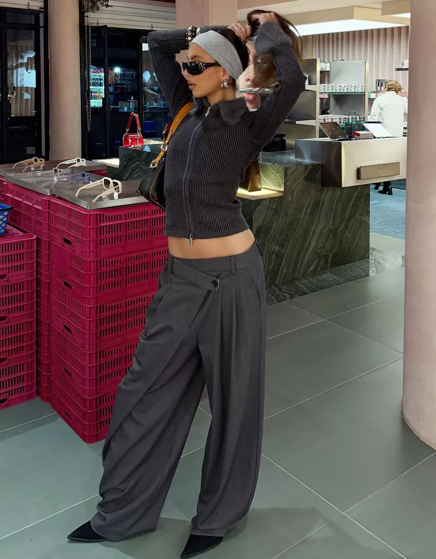 Zip-up cardigan with faux fur collar