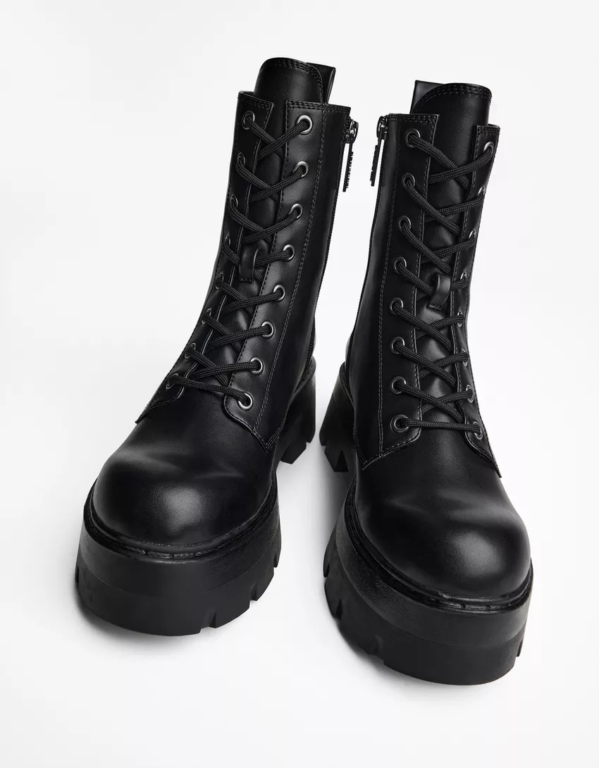 Lace-up ankle boots