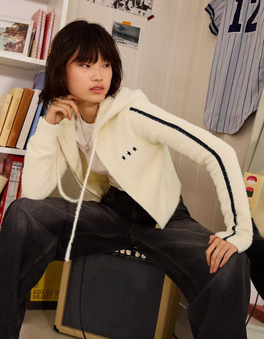 Embroidered knit zip-up jacket