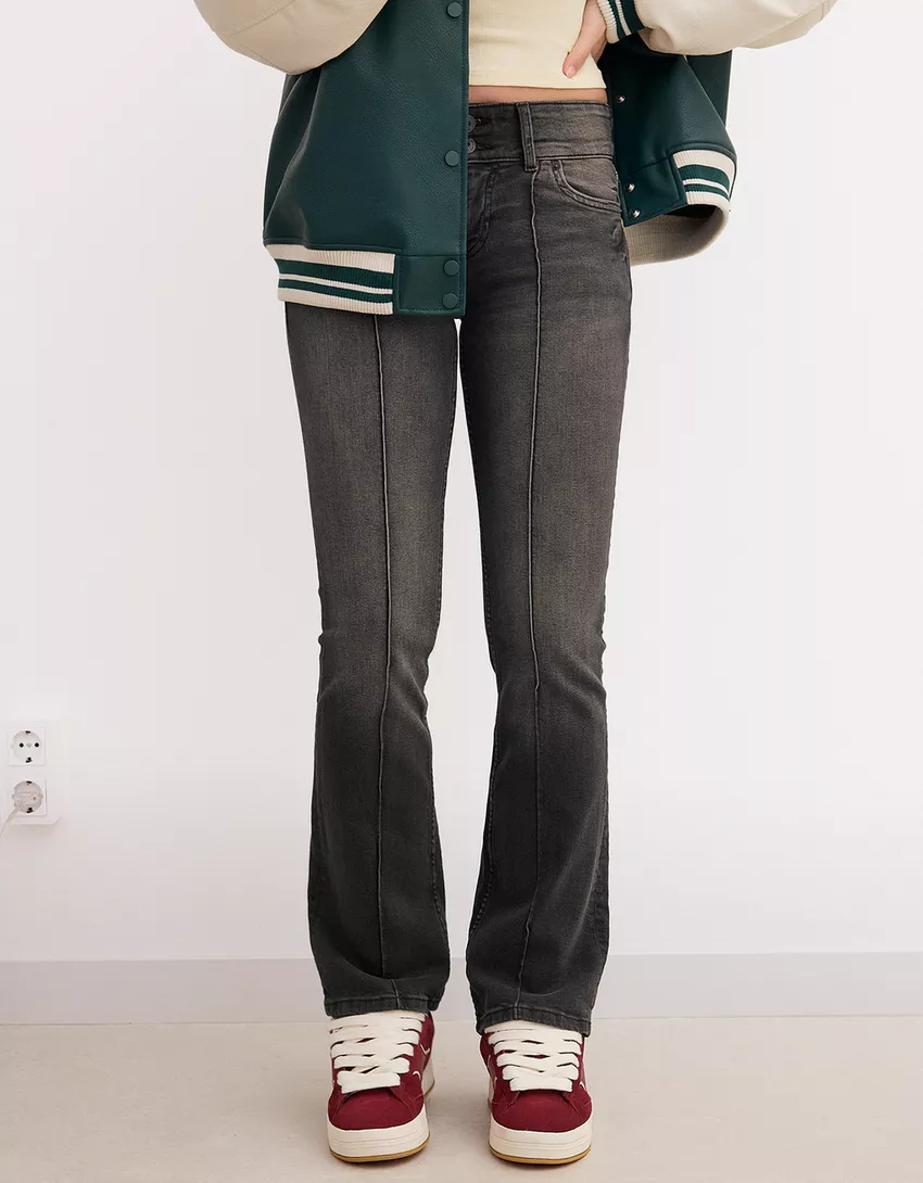 Low-rise bootcut jeans