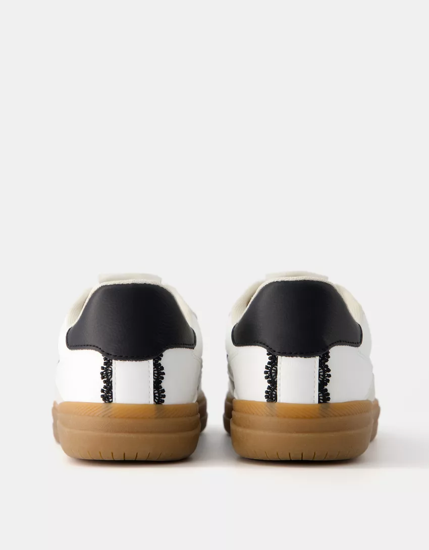 Retro sneakers with lace detail