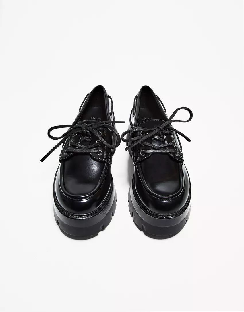 Chunky sole deck shoes