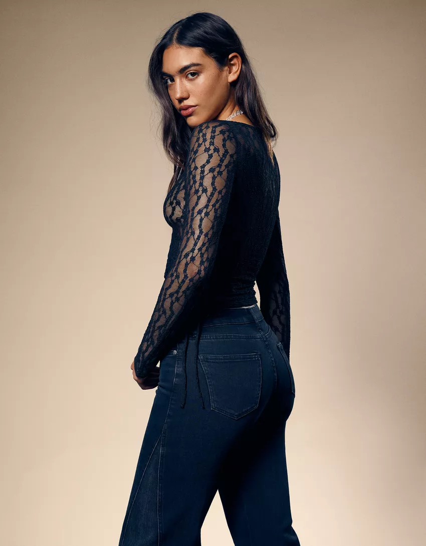 Long sleeve knotted blonde lace T-shirt