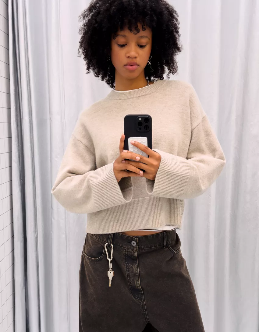 Oversized sweater with ribbed hem