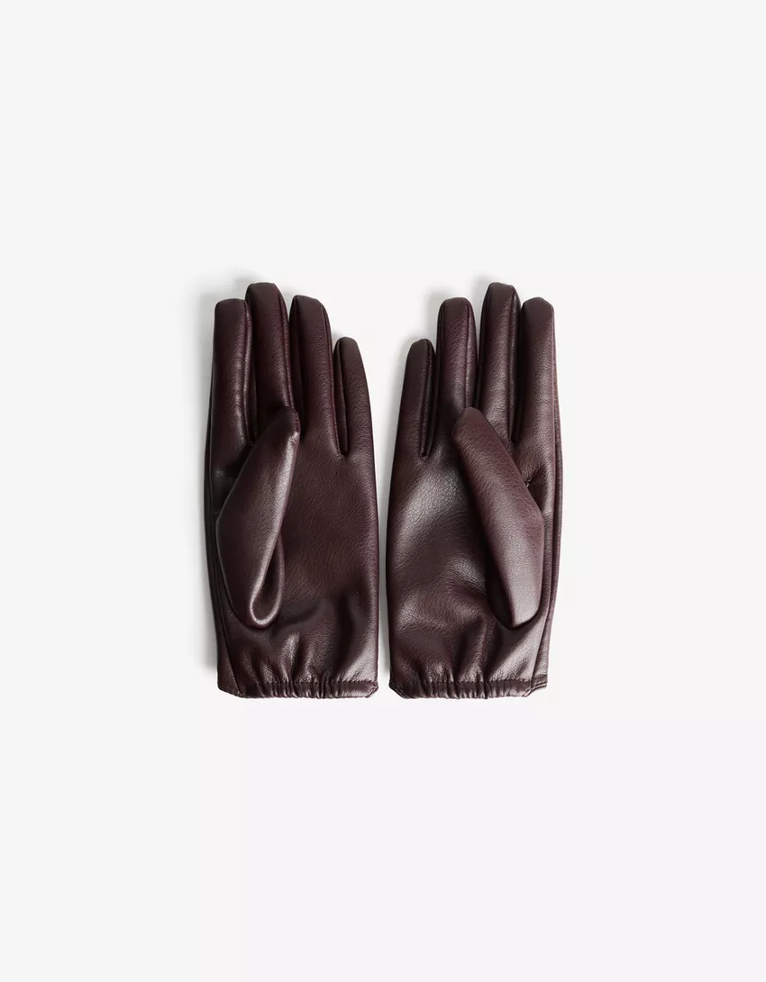 Leather effect gloves