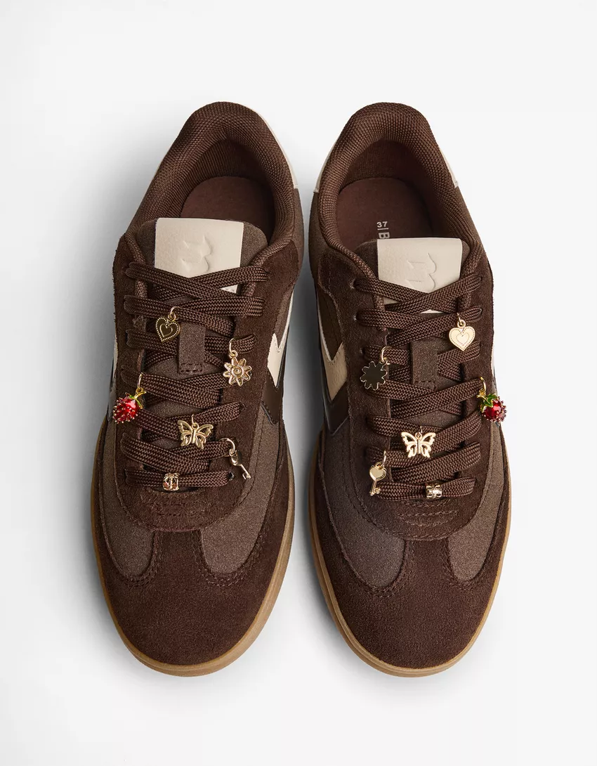 Retro sneakers with charms